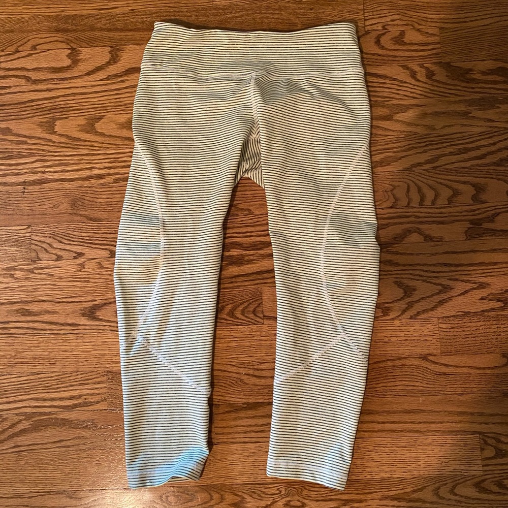 Athleta mid rise cropped leggings
